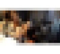 982738