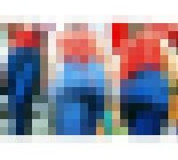 982963