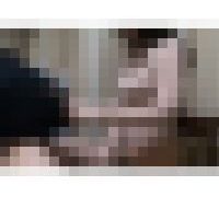 983678