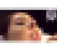 988582
