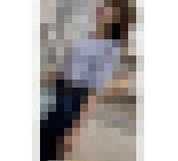 988910