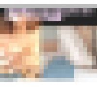 989121