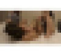 989437