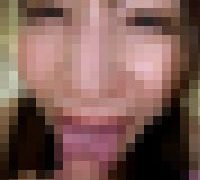 989562