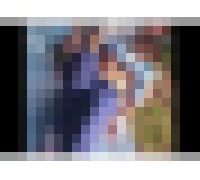 990372
