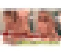 990578